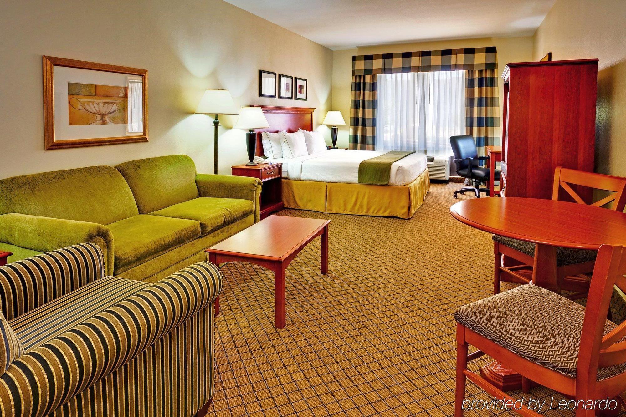 Holiday Express & Jackson - By Ihg Hotel