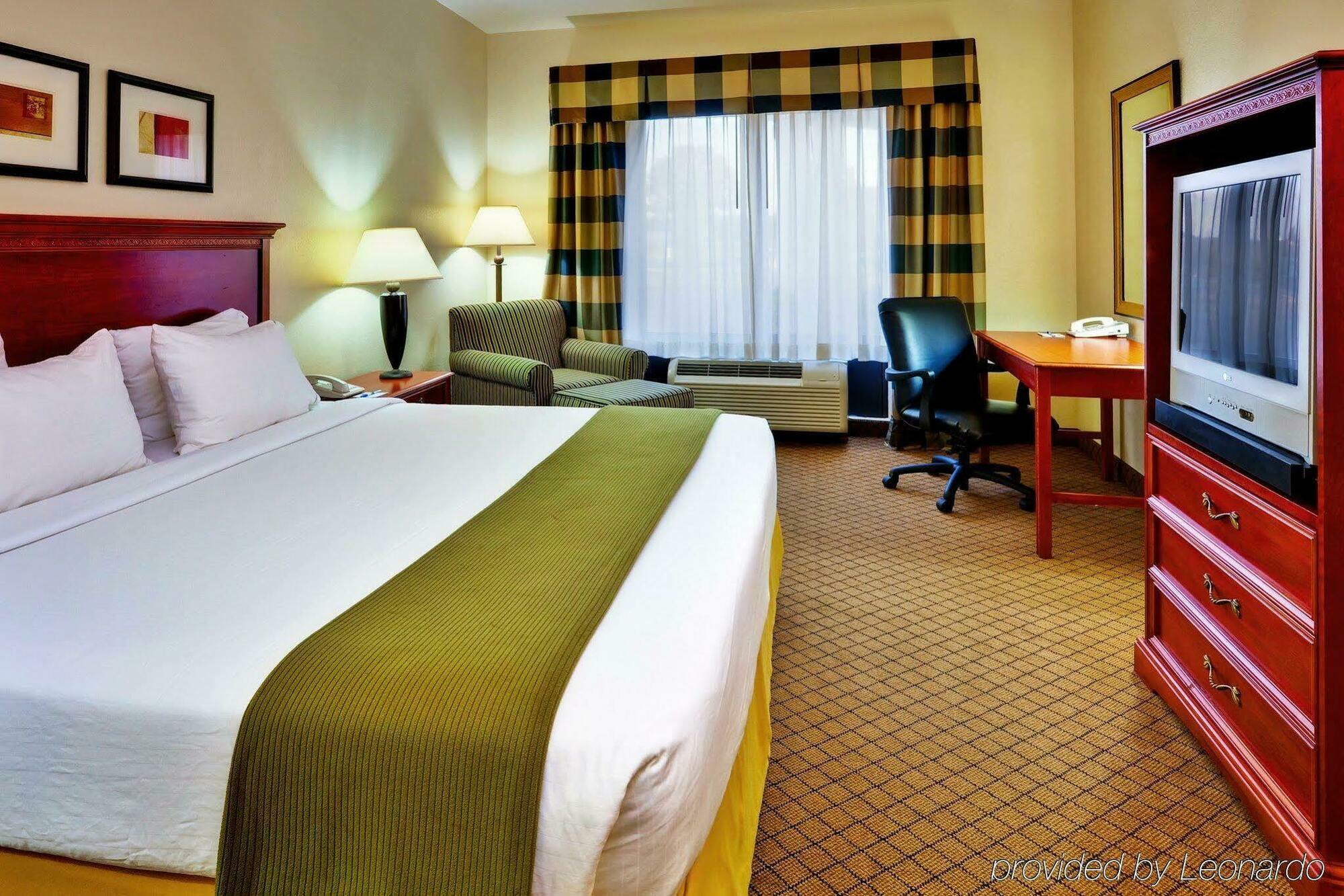 Holiday Express & Jackson - By Ihg 2*